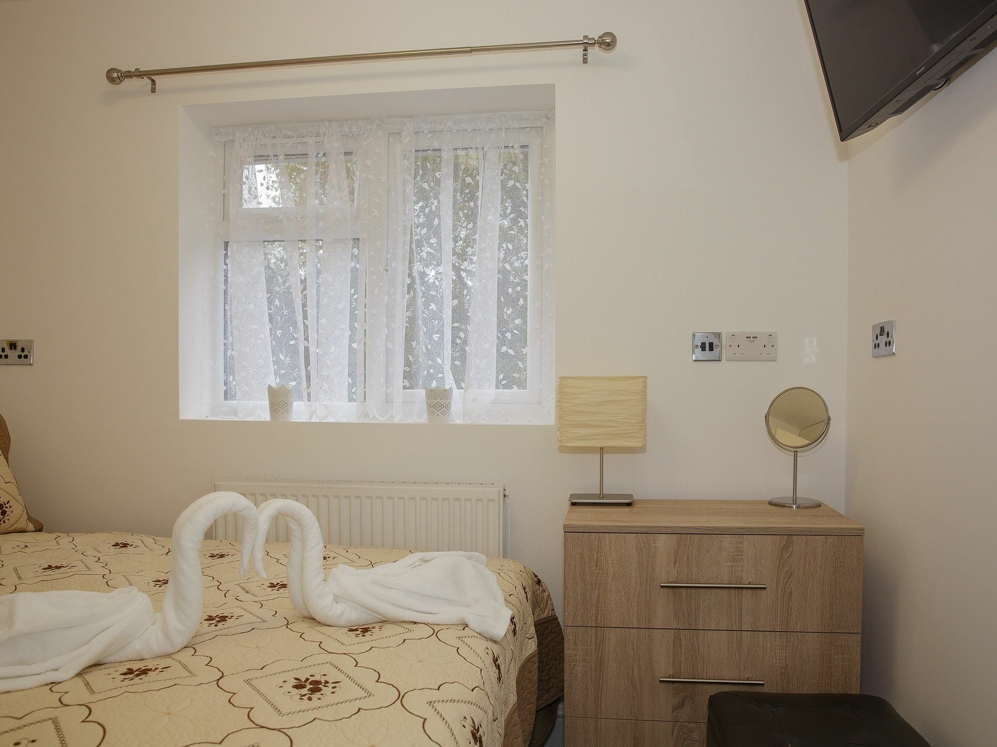 Gooseacre Rooms Harrow Exterior photo